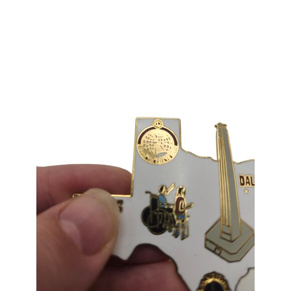 Vintage 1984-85 Lions Club Pin Texas Dallas District 2-S2 Reunion Tower Service - Picture 2 of 8